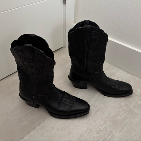 Ladies Ariat Round Up Black Western Leather Boots - Picture 3 of 5